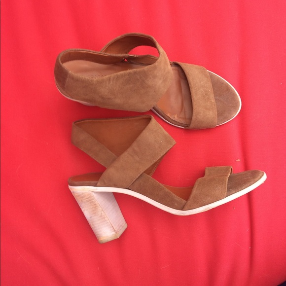 Brown suede Bernardo chunky heels, size 10 - Picture 2 of 3